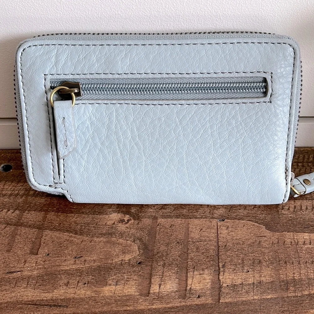 Fossil this wallet